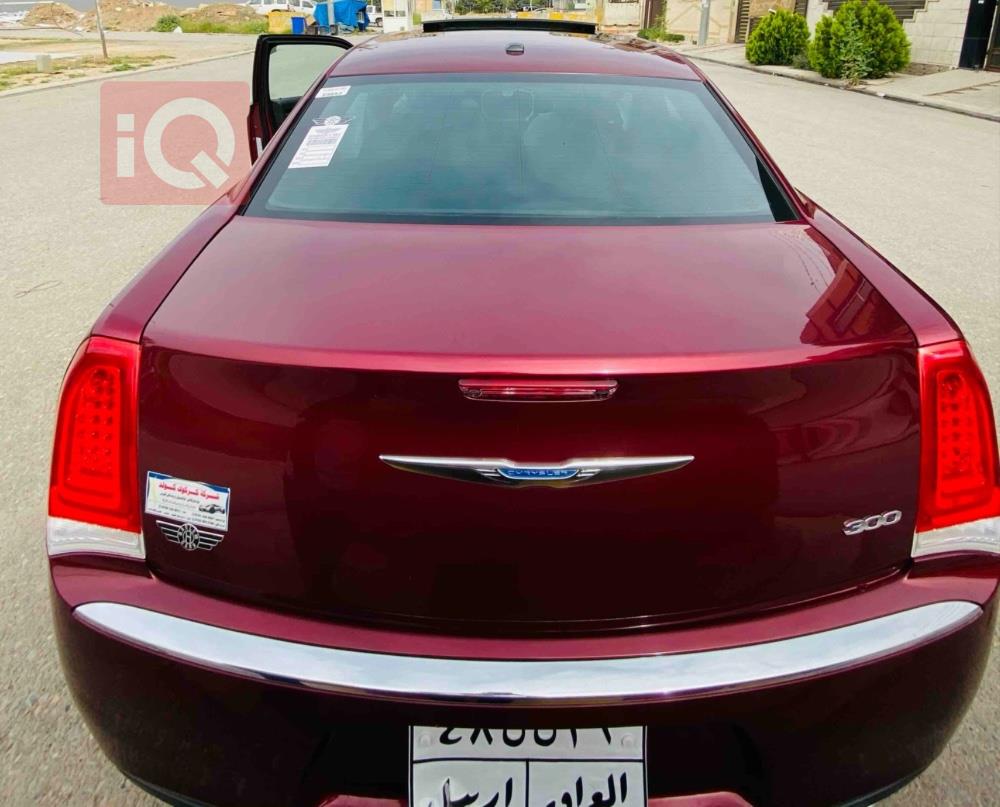 کرایسلەر 300